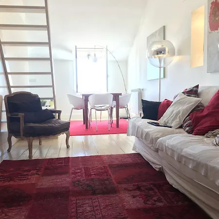 Modern Duplex Apartamento